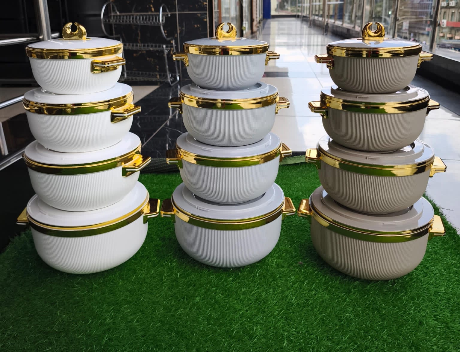 Set of 4 Linex Hotpots with Gold Trim - Includes 1000ml, 1500ml, 2500ml, 3500ml Sizes - Premium Ceramic for Serving Hot Meals - Elegant & Durable Design for Family Gatherings & Parties