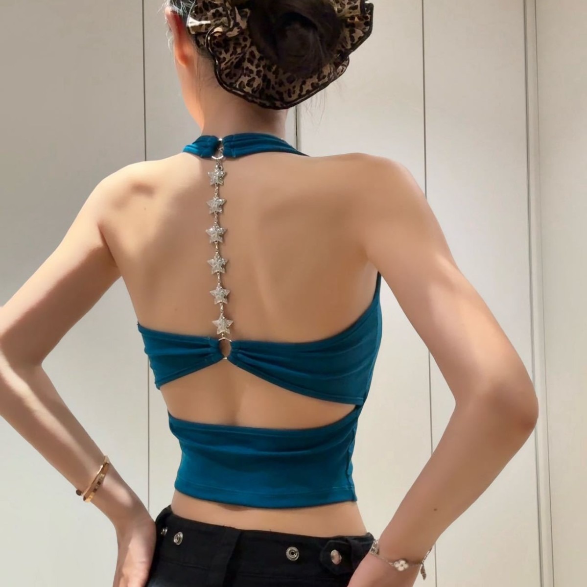 Sexy hot girl with star chain strap on the back tank top with camisole suitable for daily casual wear for exterior and interior