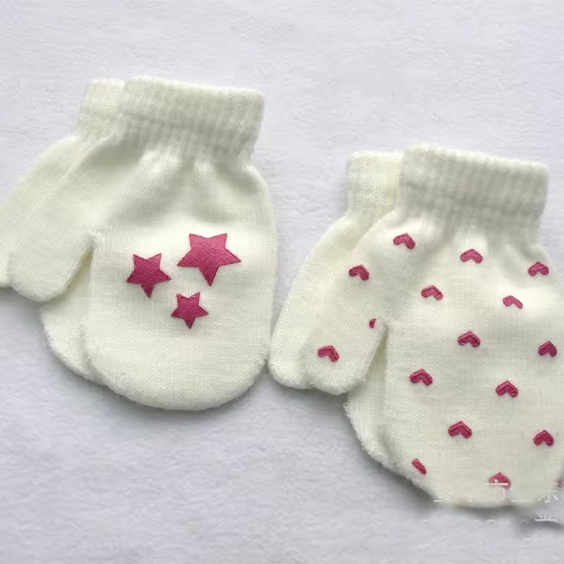 1 Pair Cartoon Anti-grasping Warm Gloves Protection Baby Mitten Cute Unisex Girls Boy Star Heart Newborn Love Face