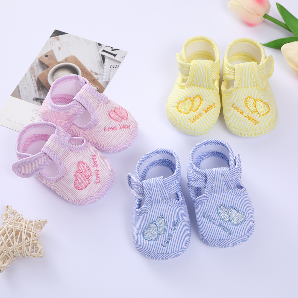 Bottom Cotton Shoes Anti Slip Baby Sneakers 0-1Year Kids First Walkers Heart Embroidery Spring Autumn Children Soft Soled Shoes