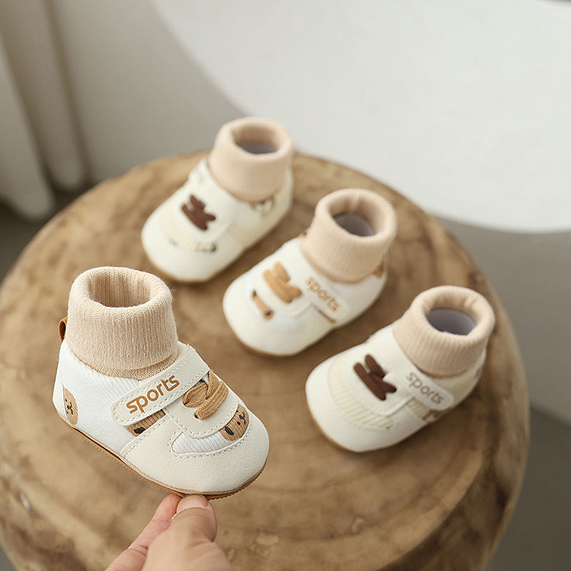 Winter Baby Shoes and Socks for Boys and Girls Aged 0-1, New Cartoon Soft Rubber Sole With Plush insulation Shoes and Socks