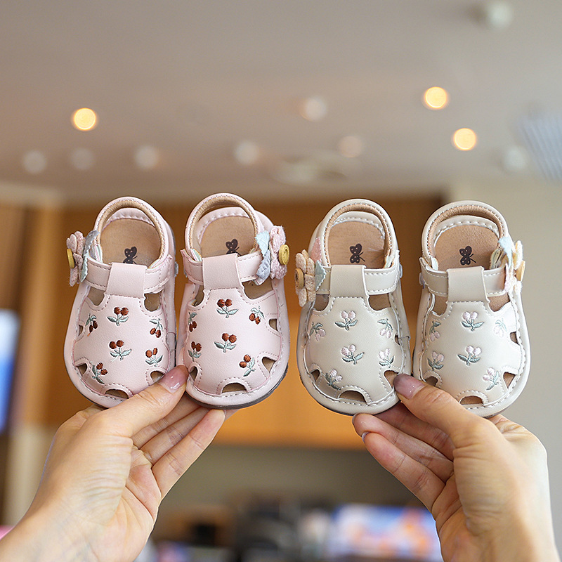 Baby Girls Sandals Cute Floral Embroidery Non-Slip Soft Bottom Closed Toe Summer Beach Outdoor First Walker Infant Crib Shoes