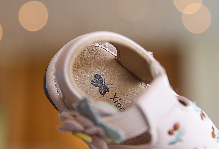 Baby Girls Sandals Cute Floral Embroidery Non-Slip Soft Bottom Closed Toe Summer Beach Outdoor First Walker Infant Crib Shoes