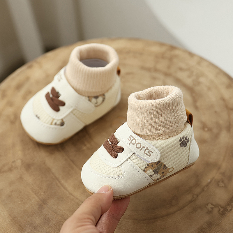 Winter Baby Shoes and Socks for Boys and Girls Aged 0-1, New Cartoon Soft Rubber Sole With Plush insulation Shoes and Socks