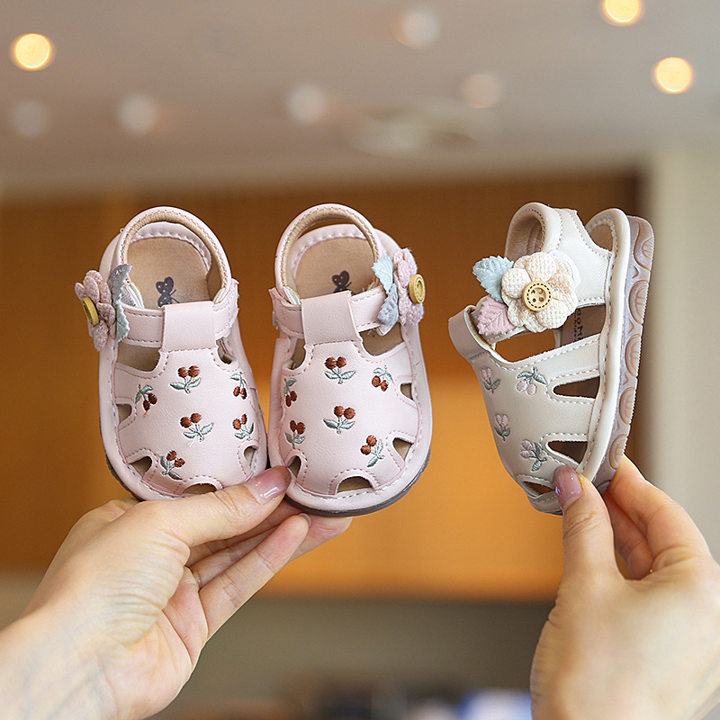 Baby Girls Sandals Cute Floral Embroidery Non-Slip Soft Bottom Closed Toe Summer Beach Outdoor First Walker Infant Crib Shoes