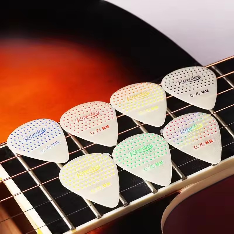 3Pcs Luminous Non-slip Guitar Picks 0.75mm Thick Dotted Plectrums for Acoustic Electric Guitar Instrument Parts