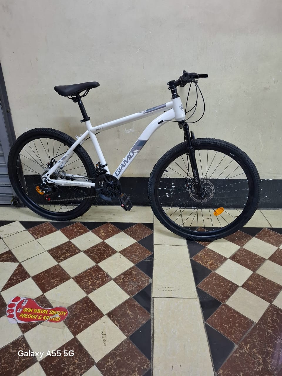 26 Inch Mountain Bike Front Suspension Multi Speed Gear System Disc Brakes All Terrain Tyres Strong Steel Frame Outdoor Cycling Trail Road Fitness Bicycle