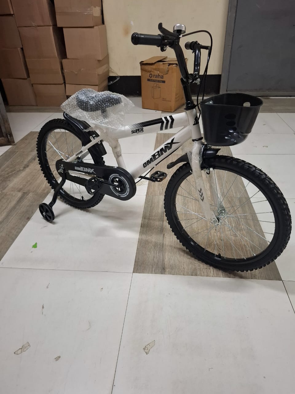 20 Inch Kids Bike Bicycle for Children Ages 8 to 17 Years with Gears Disc Brakes Strong Frame Comfortable Seat Outdoor Cycling Mountain Style Boys Girls