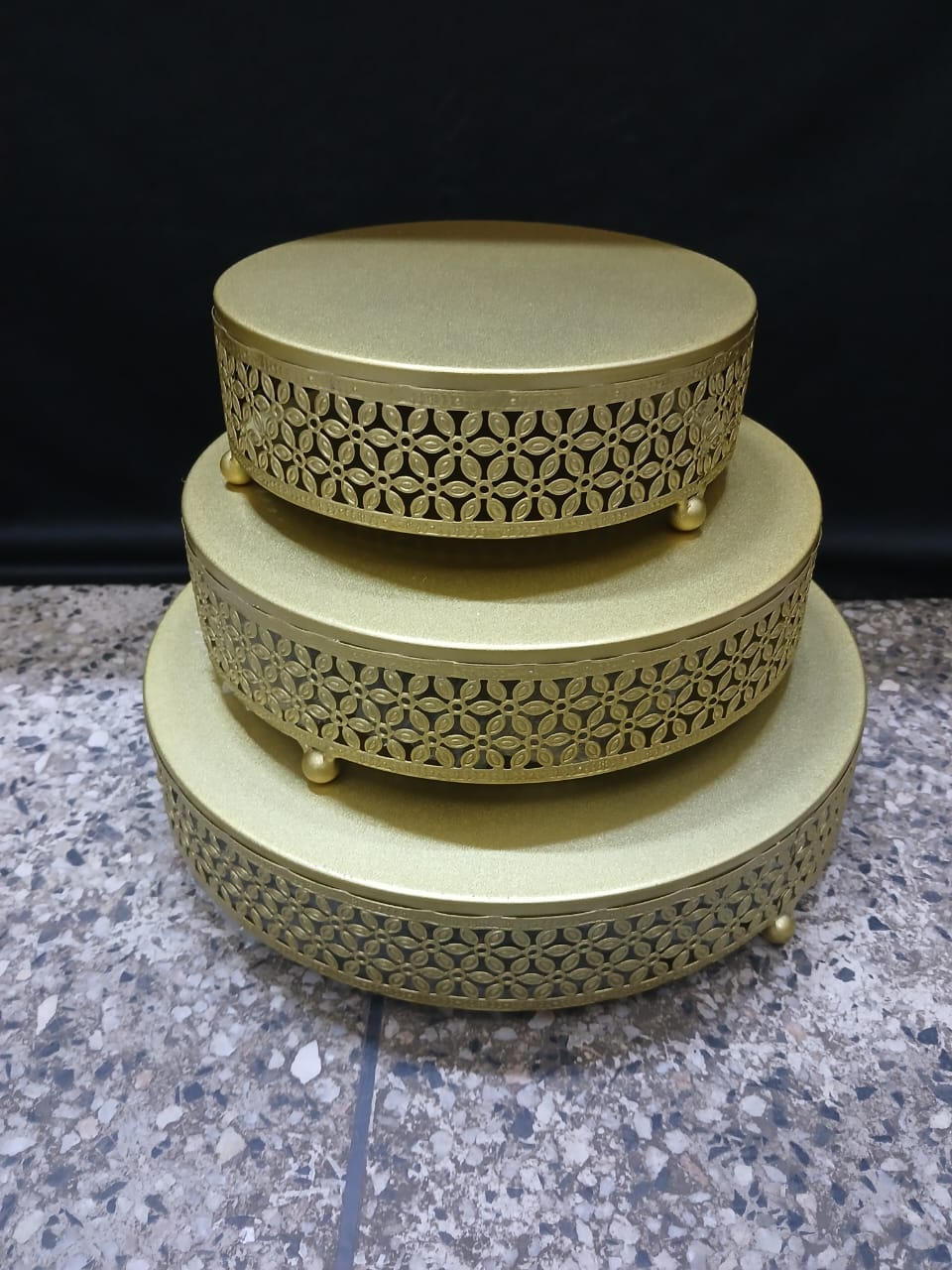 3Pcs Gold Cake Stand Set 25cm 30cm 35cm Tiered Dessert Serving Display Stands for Weddings Parties Events and Home