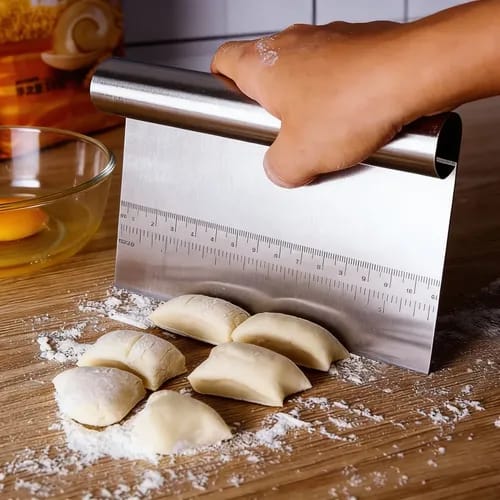25cm Stainless Steel Dough Cutter Scraper Pastry Divider Pizza Bread Dough Scraper Kitchen Baking Tool

Make baking and food preparation easier with this 25cm stainless steel dough cutter and scraper.