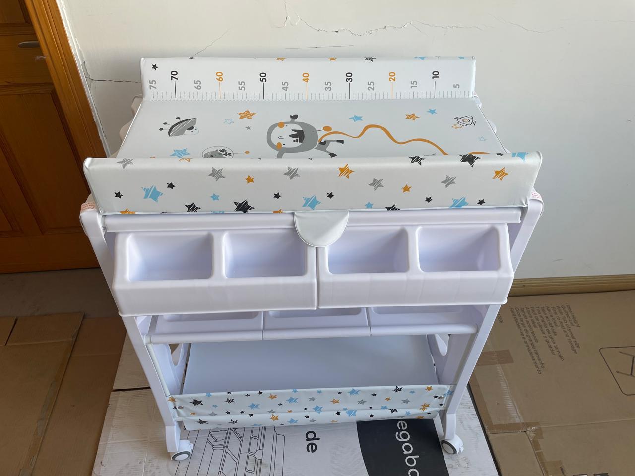 Baby Bath Station Infant Bathing Tub Changing Station Foldable Baby Bathtub with Storage Shelves Comfortable Newborn Bathing Stand Portable Bath Care Set