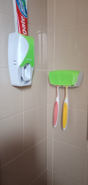 Toothpaste Dispenser Bathroom Toothpaste Squeezer Tube Holder Easy Press Organizer for Kids Adults Black Green Pink