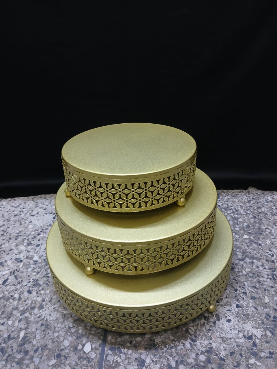 3Pcs Gold Cake Stand Set 25cm 30cm 35cm Tiered Dessert Serving Display Stands for Weddings Parties Events and Home