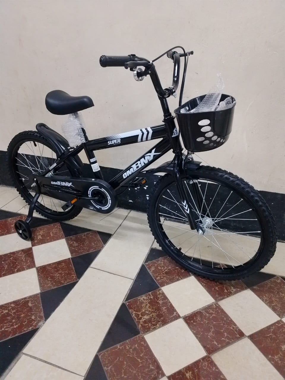 20 Inch Kids Bike Bicycle for Children Ages 8 to 17 Years with Gears Disc Brakes Strong Frame Comfortable Seat Outdoor Cycling Mountain Style Boys Girls