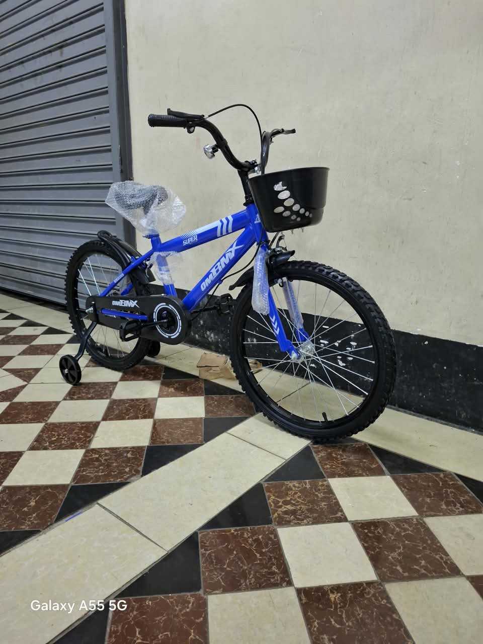 20 Inch Kids Bike Bicycle for Children Ages 8 to 17 Years with Gears Disc Brakes Strong Frame Comfortable Seat Outdoor Cycling Mountain Style Boys Girls
