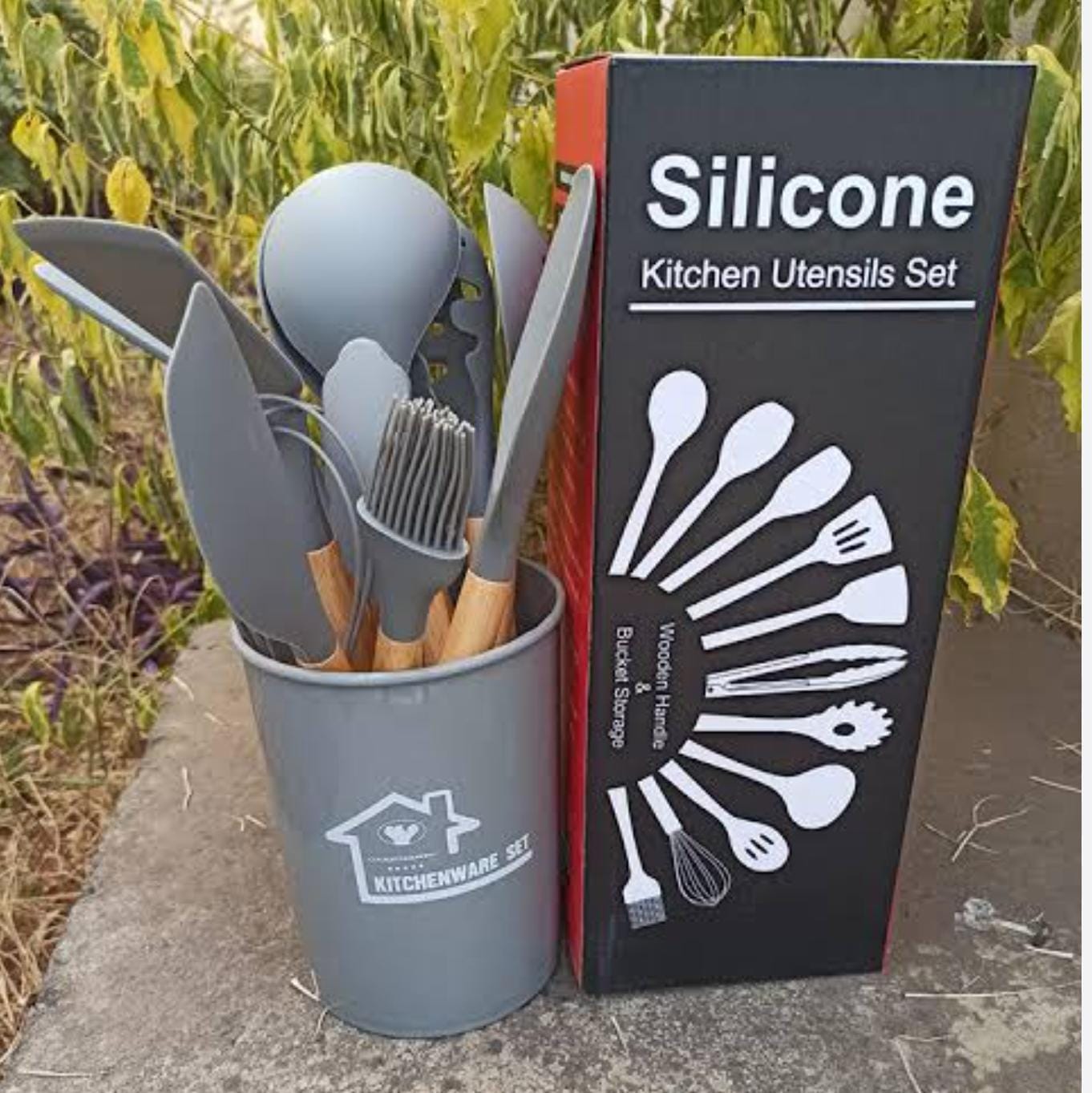 12PCS Silicone Kitchen Utensil Set – Complete Non-Stick Cooking Companion. Made from high-quality food-grade silicone, the utensils are heat-resistant, non-stick friendly, and durable .