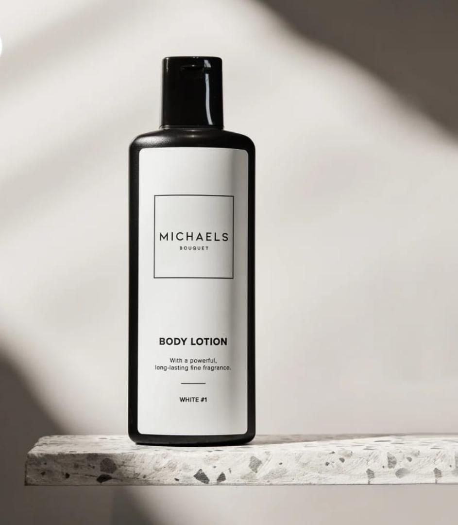 Michael's bouquet White 1 Combo Bodylotion and Perfume.
