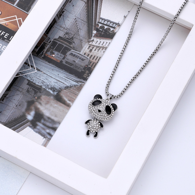 New Versatile, Stylish and Unique Sweater Chain Couple Accessories: Niche Men’s Necklace and Women’s Titanium Steel Jewellery