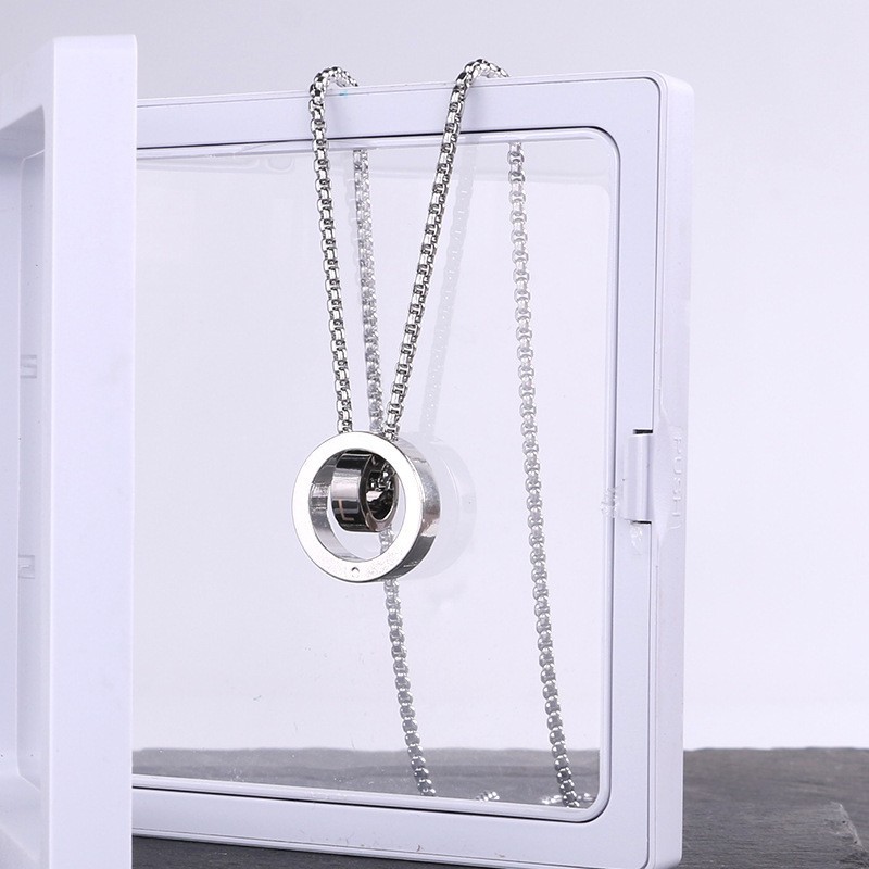 Trendy, versatile and stylish sweater chain – a must-have couple’s accessory; niche men’s necklace and women’s titanium steel jewellery