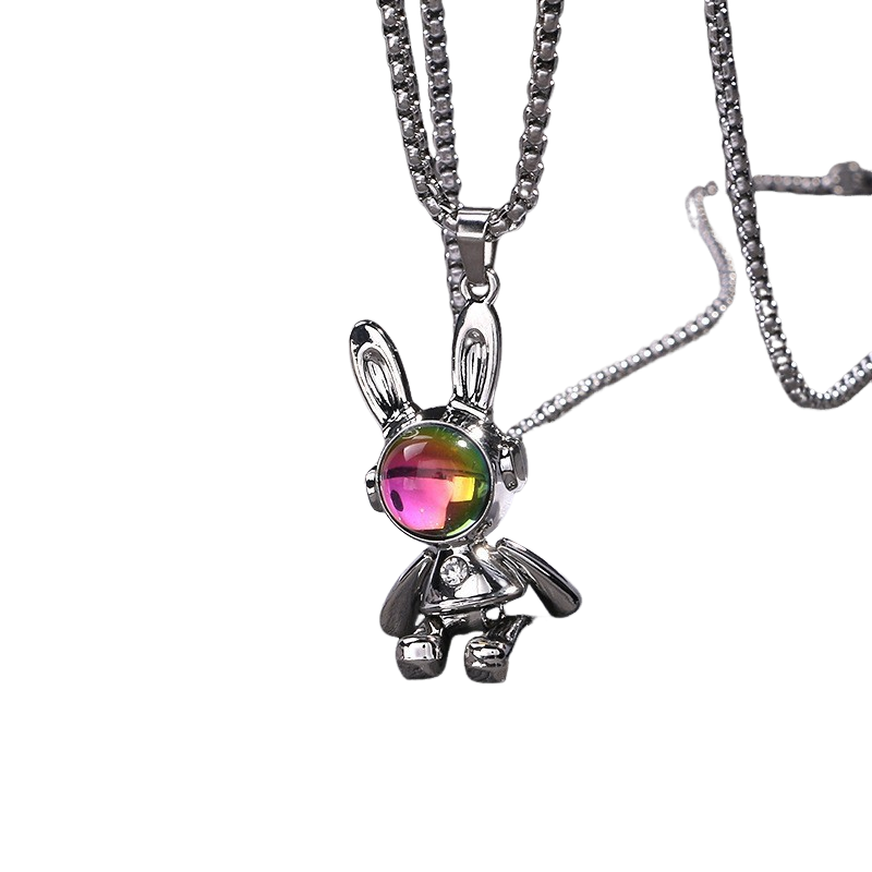 Trendy, versatile and stylish sweater chain – a must-have couple’s accessory; niche men’s necklace and women’s titanium steel jewellery