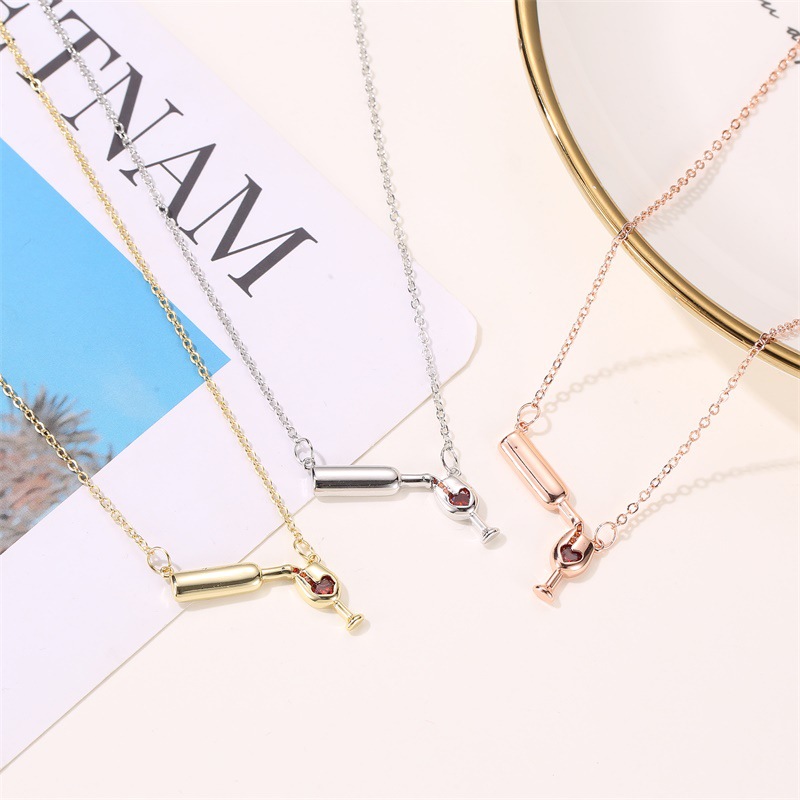 Best-selling Creative Design Wine Bottle Necklace for Women: Unique Heart-Shaped Diamond-Studded Wine Bottle and Stemmed Glass Collar Necklace