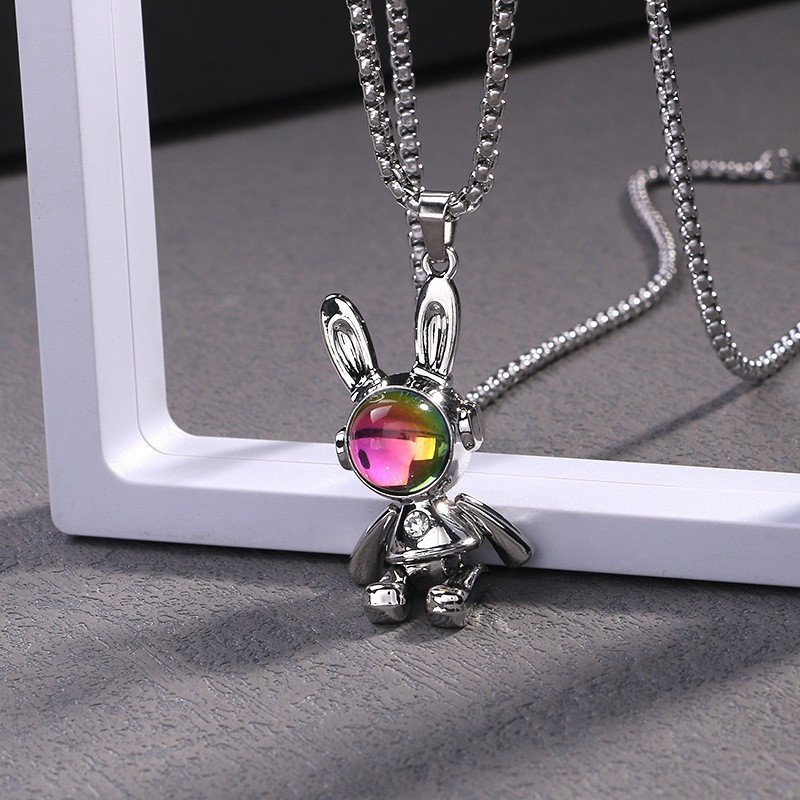 Trendy, versatile and stylish sweater chain – a must-have couple’s accessory; niche men’s necklace and women’s titanium steel jewellery