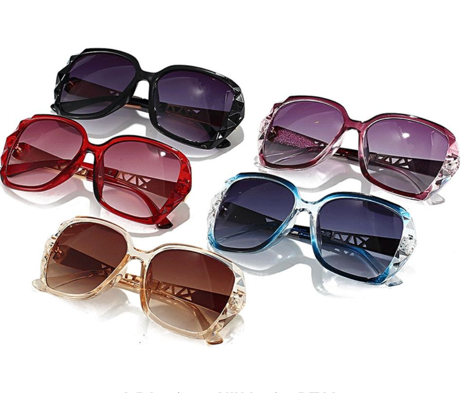 Women's Luxury UV-Protective Polarised Sunglasses: Trendy Diamond-Studded Oversized Frames for Outdoor Activities, Travel and Driving