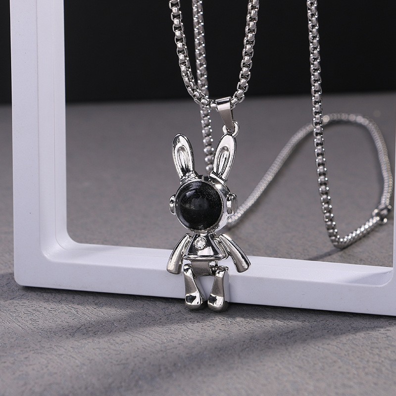 Trendy, versatile and stylish sweater chain – a must-have couple’s accessory; niche men’s necklace and women’s titanium steel jewellery