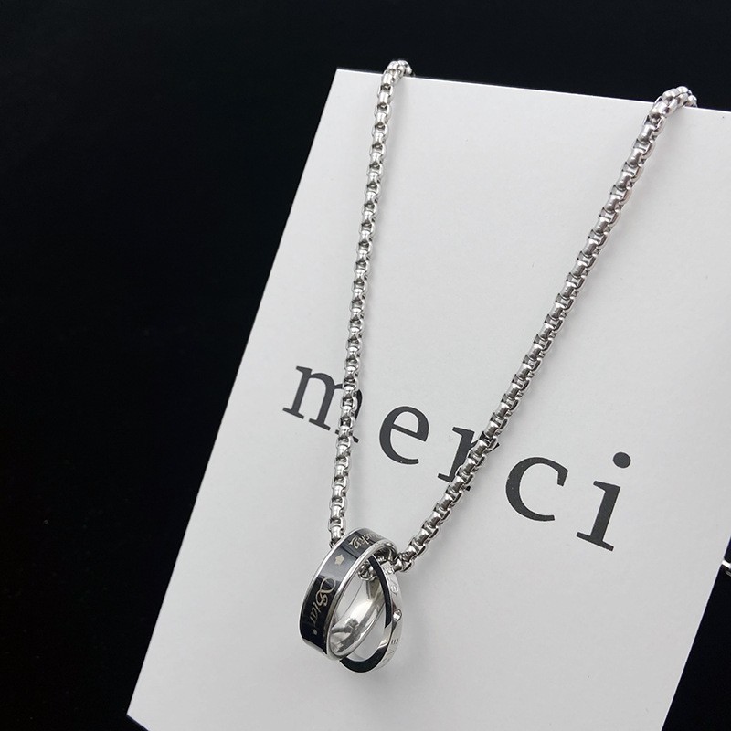 Trendy, versatile and stylish sweater chain – a must-have couple’s accessory; niche men’s necklace and women’s titanium steel jewellery