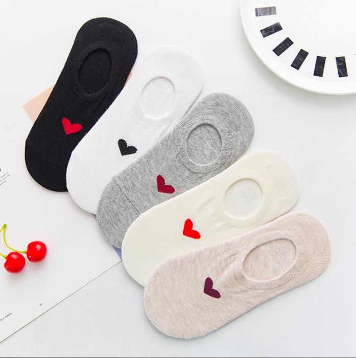 5 pairs  Women's Socks: Heart-Patterned Invisible Ankle Socks with Silicone Anti-Slip Grips