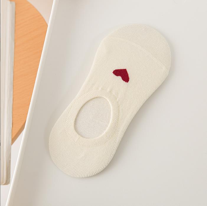 5 pairs  Women's Socks: Heart-Patterned Invisible Ankle Socks with Silicone Anti-Slip Grips