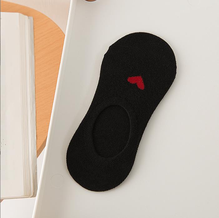 5 pairs  Women's Socks: Heart-Patterned Invisible Ankle Socks with Silicone Anti-Slip Grips