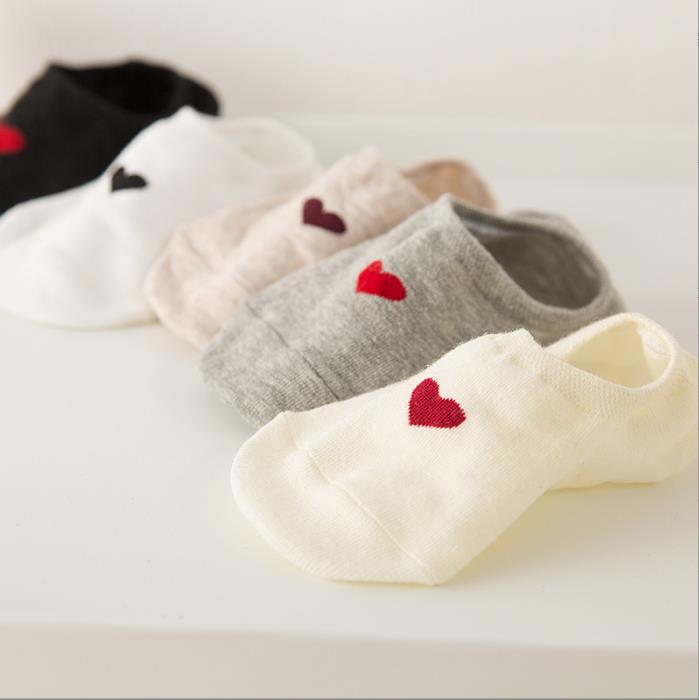 5 pairs  Women's Socks: Heart-Patterned Invisible Ankle Socks with Silicone Anti-Slip Grips