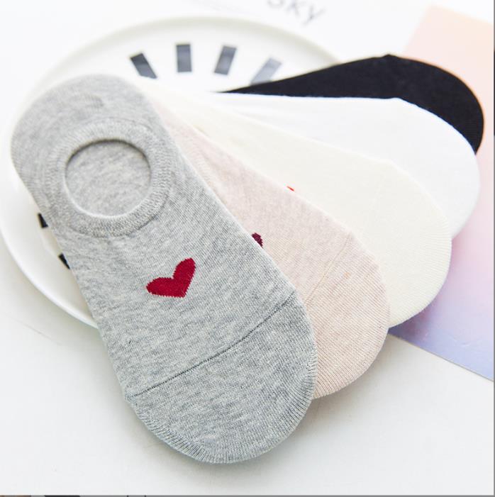 5 pairs  Women's Socks: Heart-Patterned Invisible Ankle Socks with Silicone Anti-Slip Grips