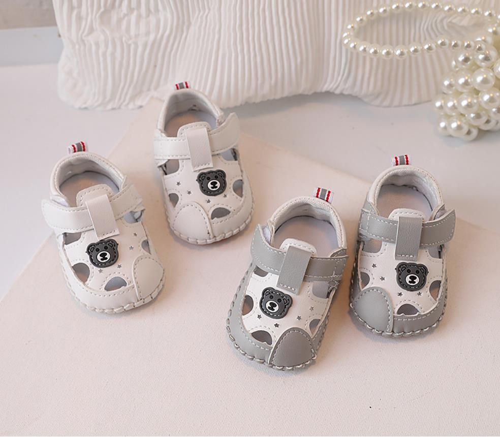 Baby sandals men's summer walking shoes 0-2 year old baby soft soled cartoon sandals