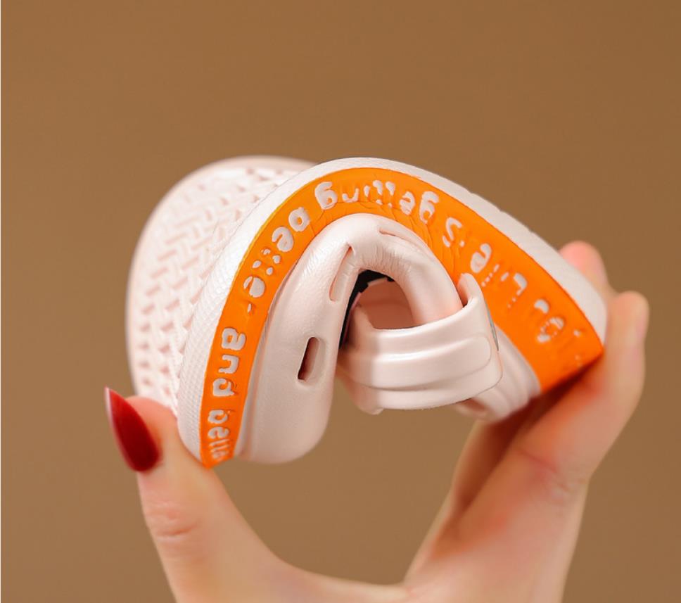 Baby Baotou Sandals Boys and Girls Soft Sole Non-slip Hole Shoes (The quality is very good, please rest assured to buy)