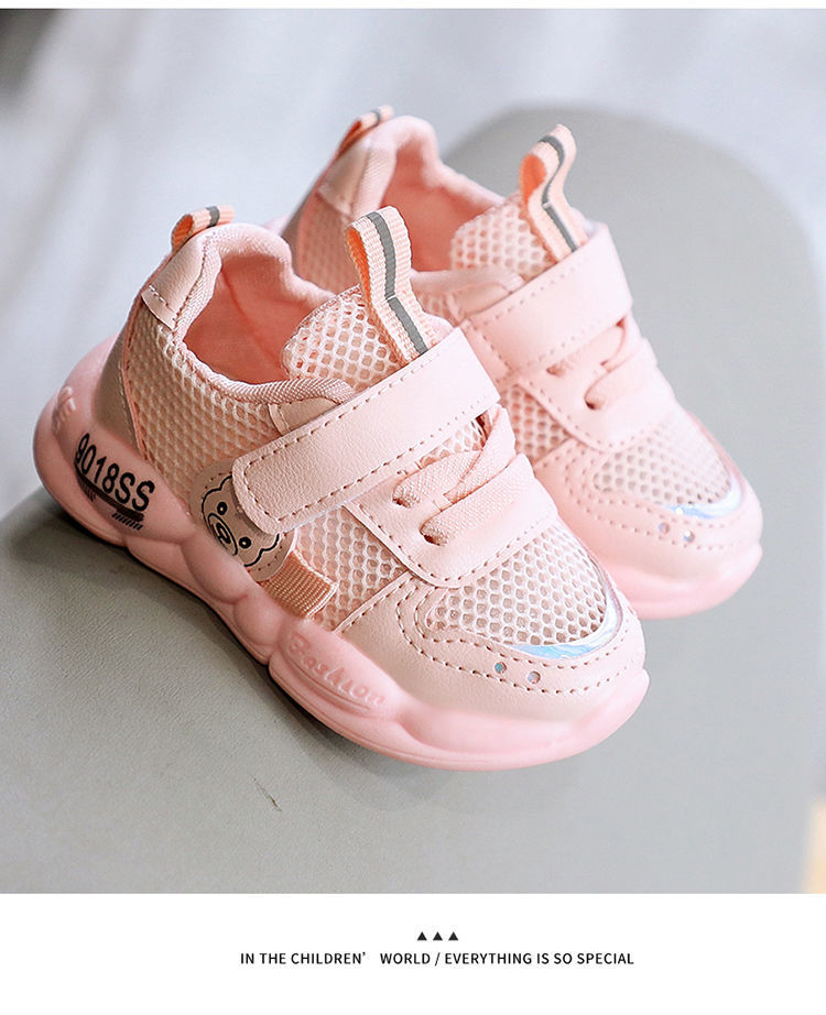 Infant and toddler mesh shoes for girls aged 0-3, spring and autumn children's soft soled walking shoes