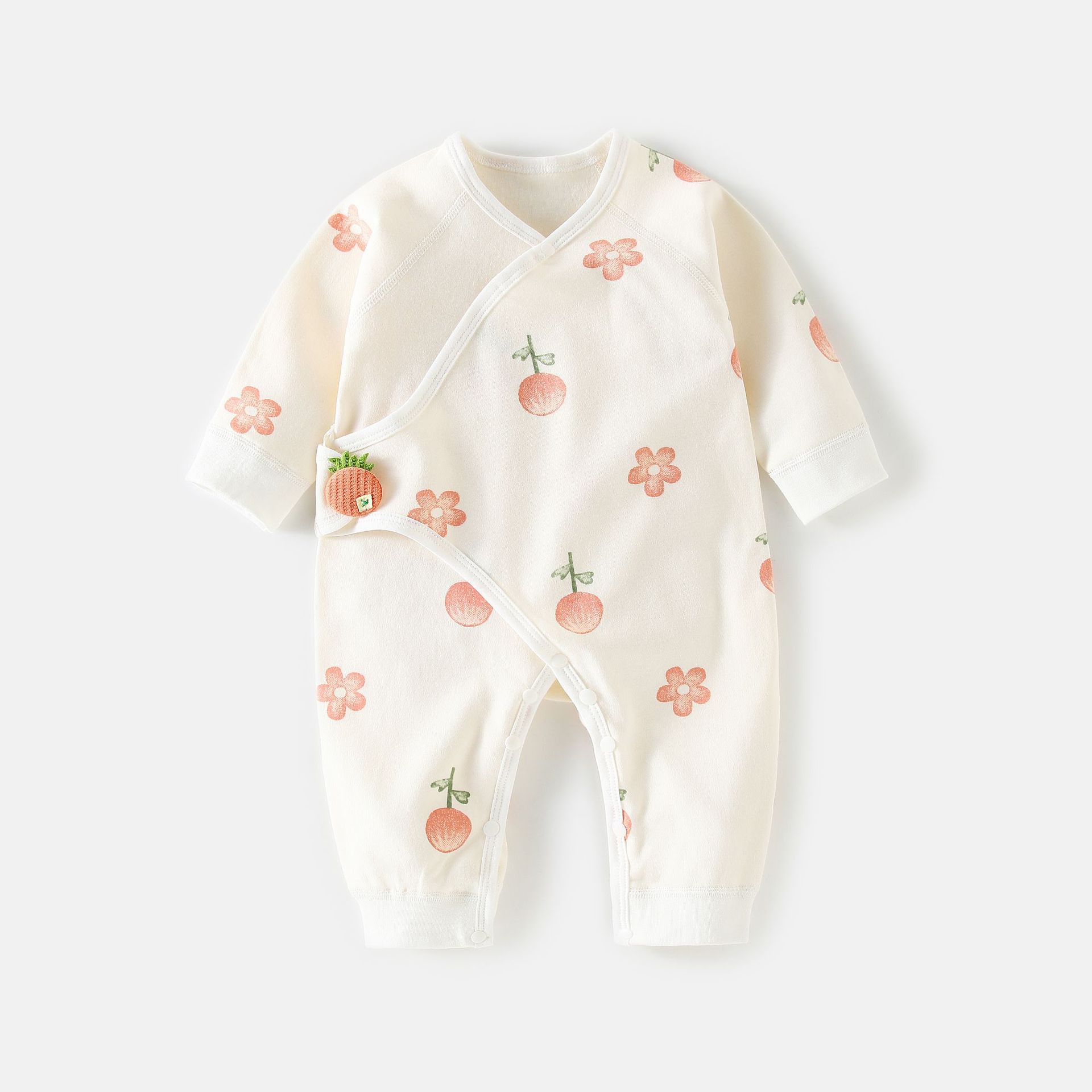 Newborn spring/autumn 100% cotton long-sleeved romper for outdoor wear and as a baby's first outfit; boneless butterfly-style romper for newborns