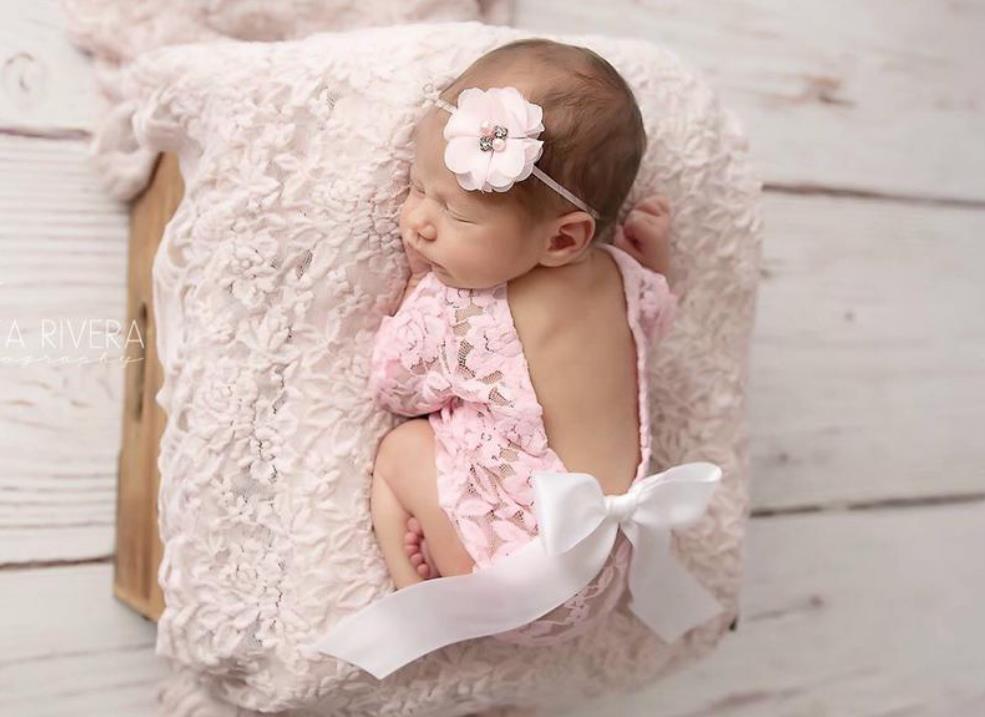 Newborn cinema photography suit lace triangle climbing suit (tied with a bow)+headband two-piece set