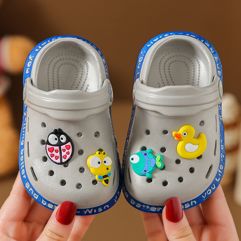 Baby Baotou Sandals Boys and Girls Soft Sole Non-slip Hole Shoes (The quality is very good, please rest assured to buy)