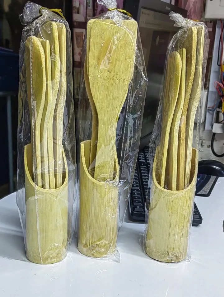 5pc Bamboo Mwiko Set – Cook the Natural Way! 🌿 ✅ Eco-friendly & durable – made from strong, sustainable bamboo ✅ Non-stick friendly – gentle on all your pots & pans ✅ Lightweight, smooth & splint