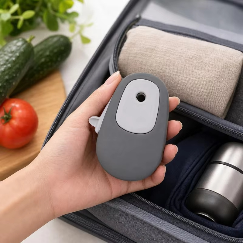 3 IN 1 Multifunctional Vegetable Peeler Outdoor Portable Fruits Vegetables Scraper Magnetic Wall Mounted Peeler Kitchen Tools