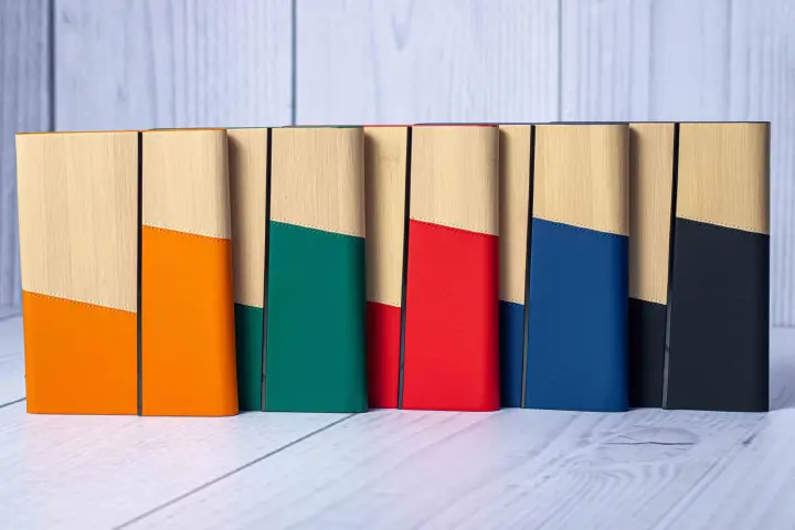 📒 Modern B5 2-tone notebook with stylish cover design ✨ Perfect for school, office, journaling, and daily writing 🎁 Includes free surprise gift