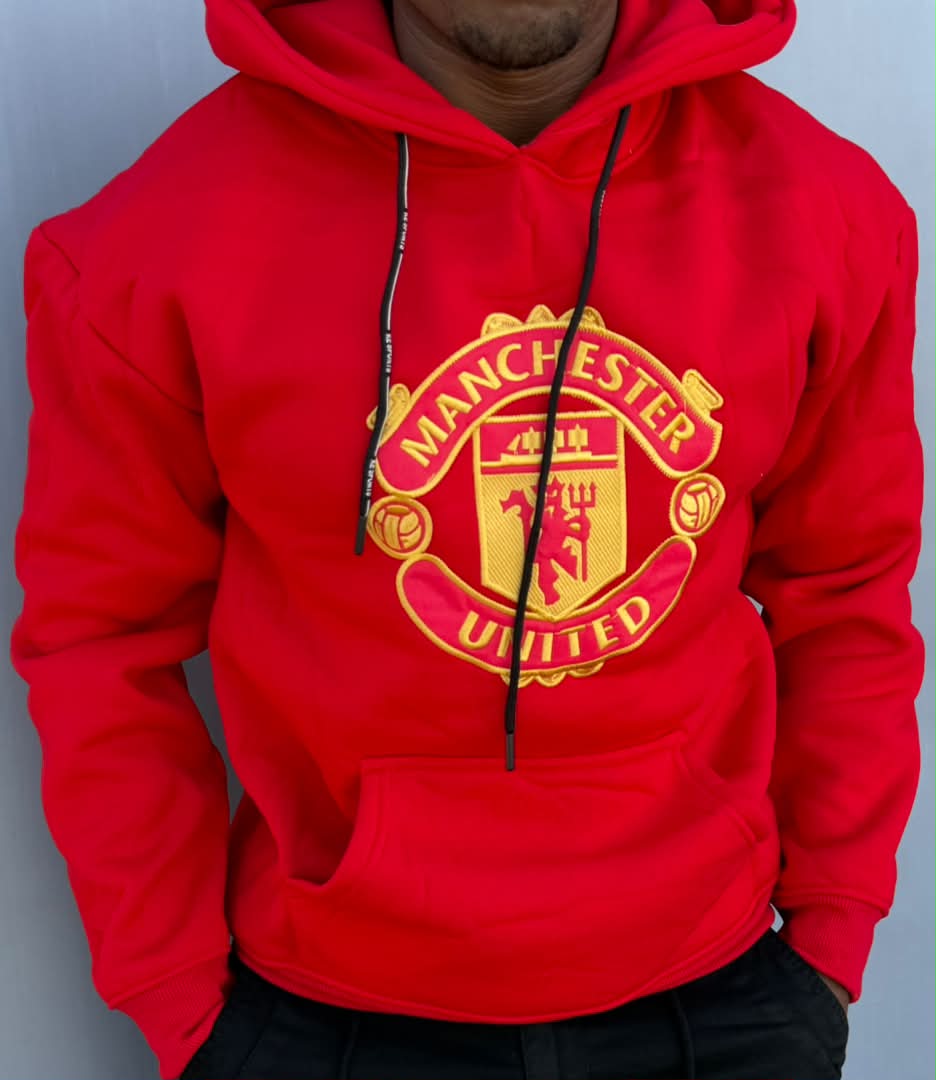 Warm  Manchester United  pullover hoodie with adjustable drawstring hood and a front kangaroo pouch pocket.