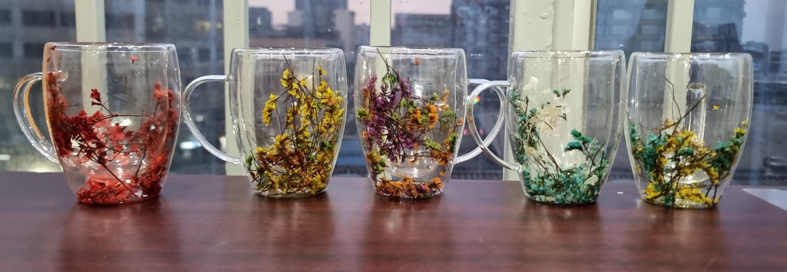 Set of 4PCS High Quality Double Wall Acrylic Cups 350ml – Clear Floral Unbreakable Drink Cups with Real Flower Design for Juice, Tea, Coffee & Cold Beverages