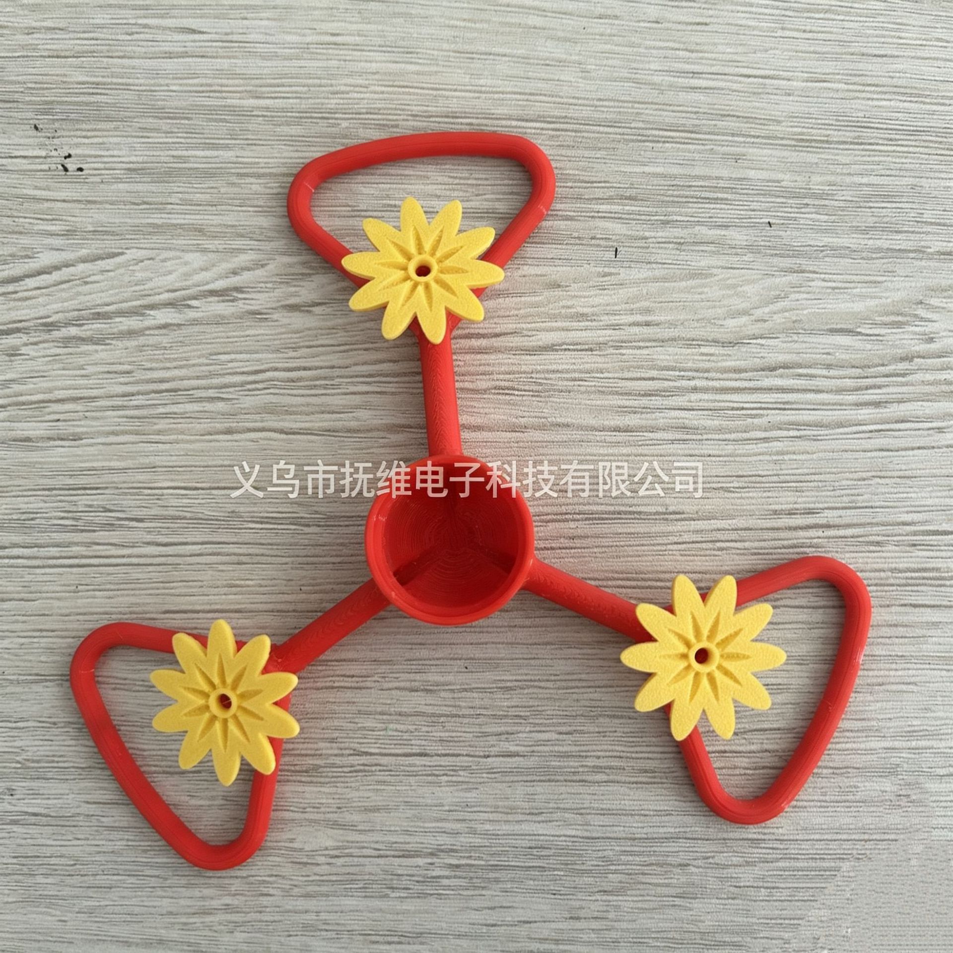 Hummingbird Feeder is a detachable and portable garden bird feeder