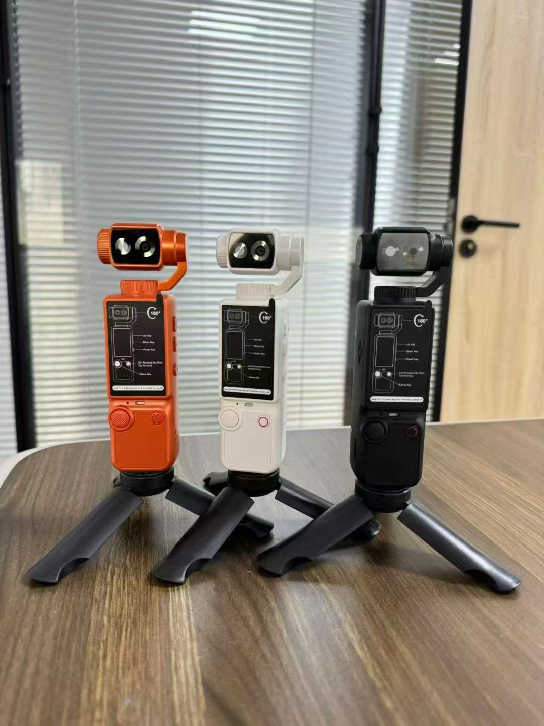 Cross-border Q8 handheld outdoor sports camera, ultra-clear autofocus, conference recording, portable, pocket-sized video camera