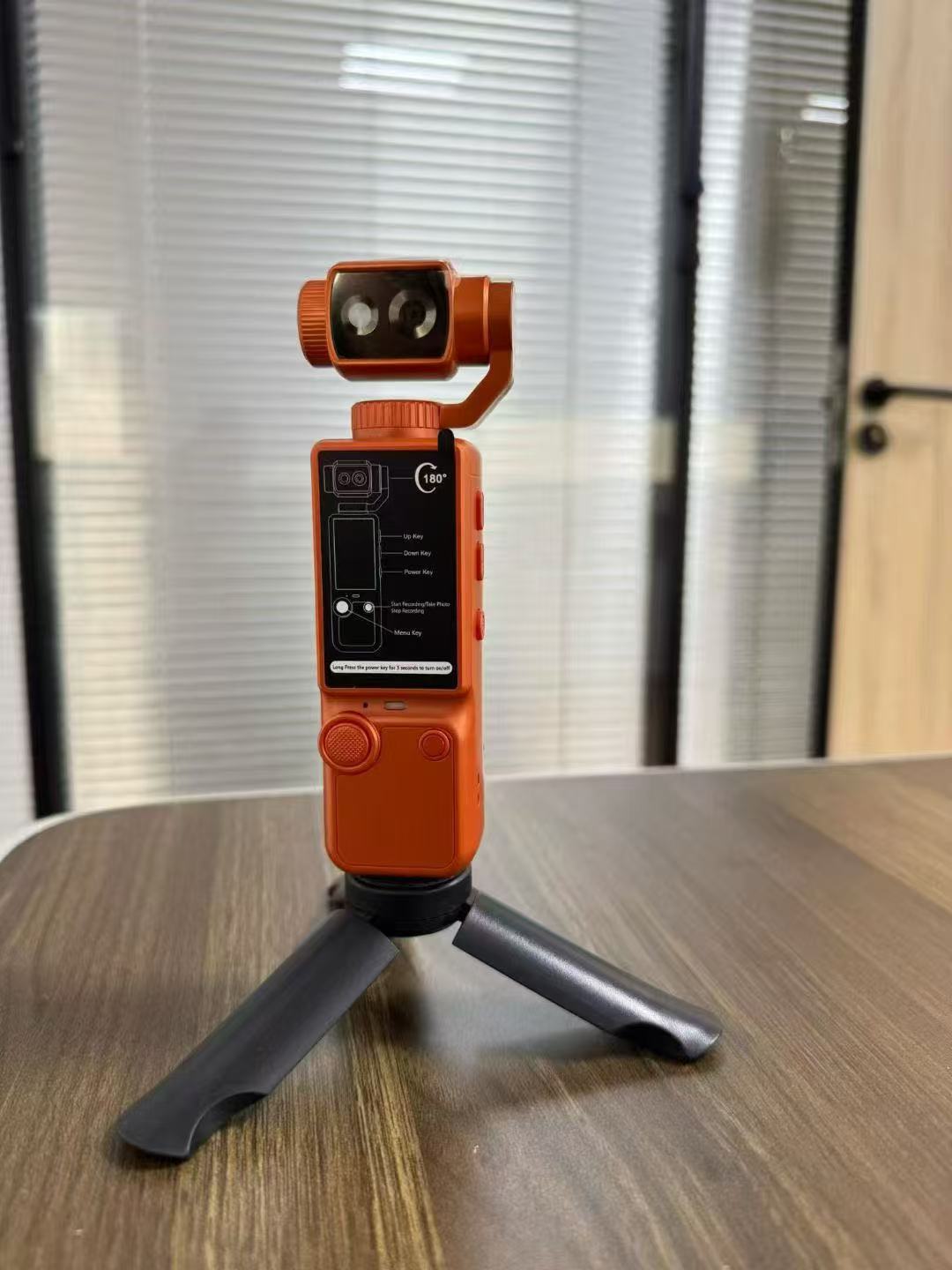 Cross-border Q8 handheld outdoor sports camera, ultra-clear autofocus, conference recording, portable, pocket-sized video camera