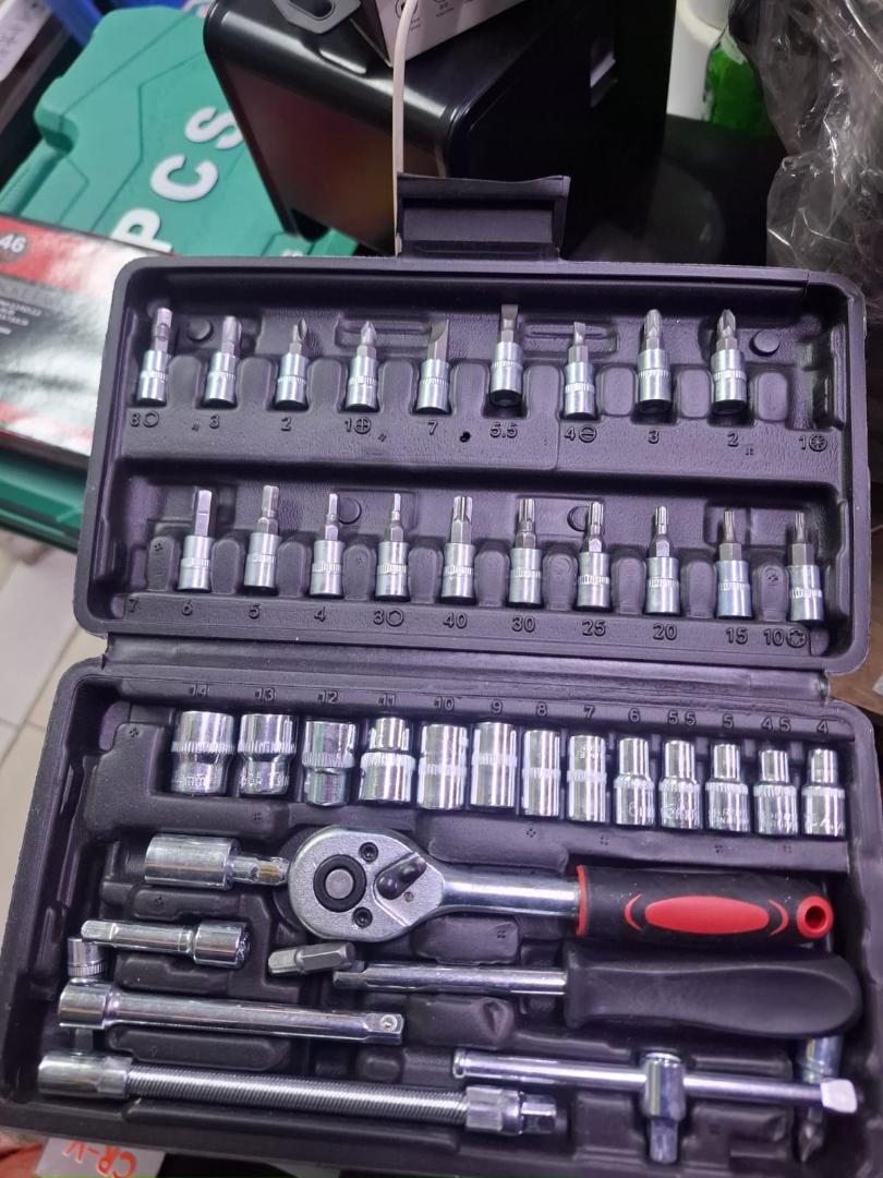 46-Piece 1/4-Inch Drive Socket and Ratchet Wrench Set