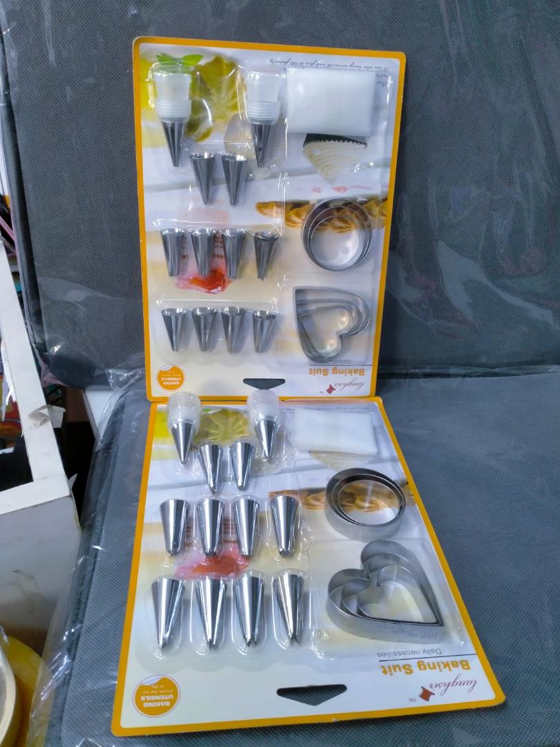 Cake Decorating & Cookie Cutter Baking Set